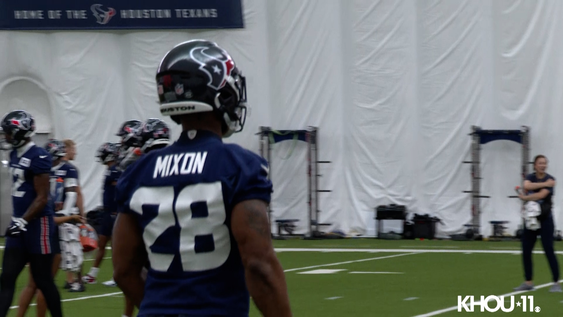 Joe Mixon es nombrado el jugador ofensivo de la conferencia americana y los Texans ya se preparan para enfrentar a los Bears en su juego inaugural en casa.