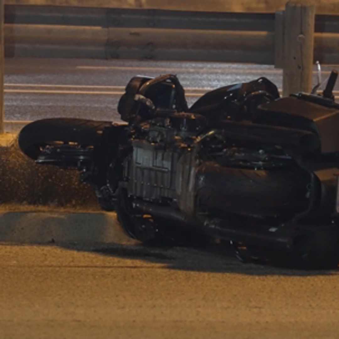 Motorcyclist killed after missing exit on East Freeway frontage road ...