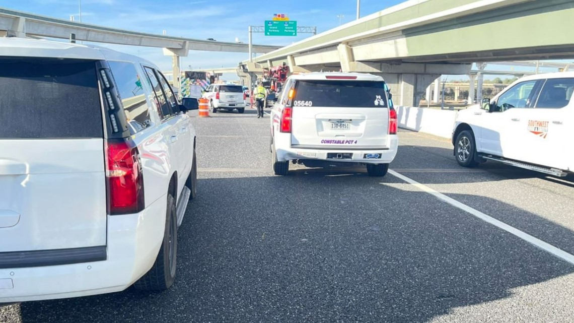 Loose tire hits construction workers in Harris County - Vimarsana News