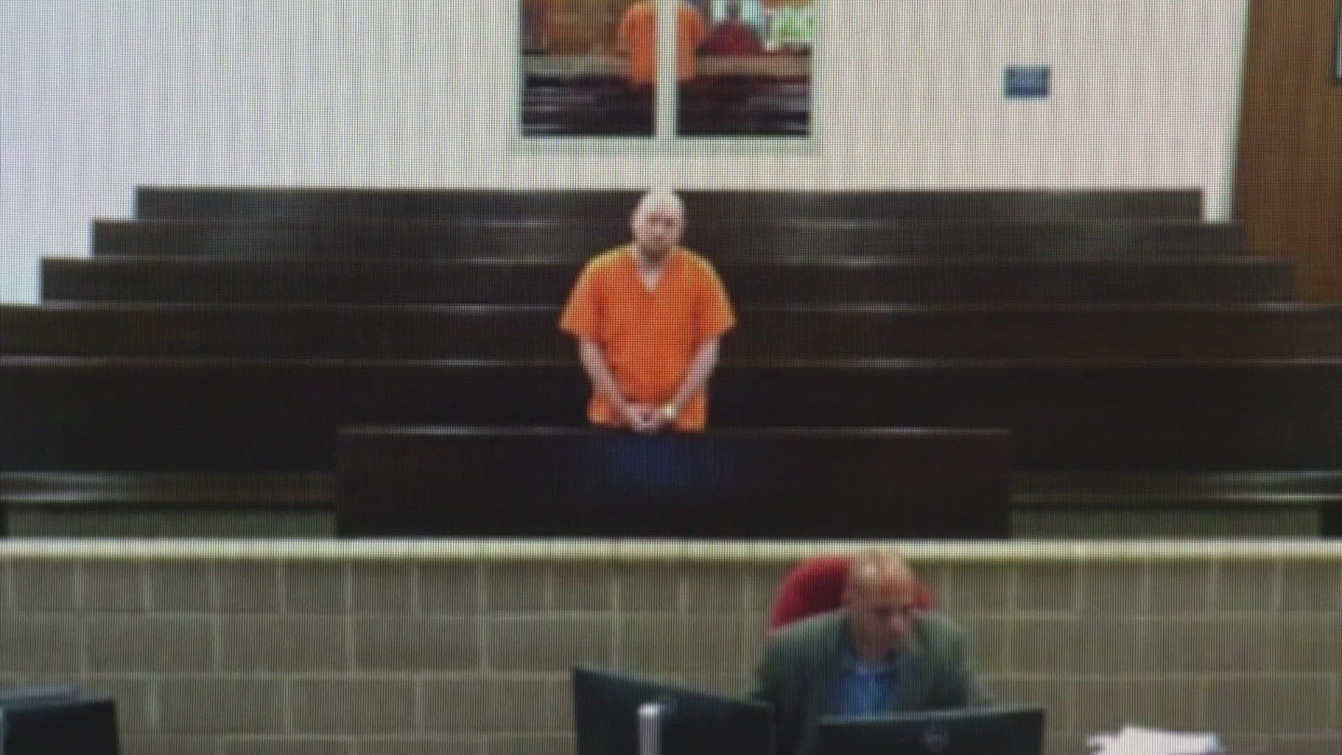 According to investigators, 43-year-old Jason Thonhoff reached out to a person who he thought was a high school freshman, asking for explicit photos.
