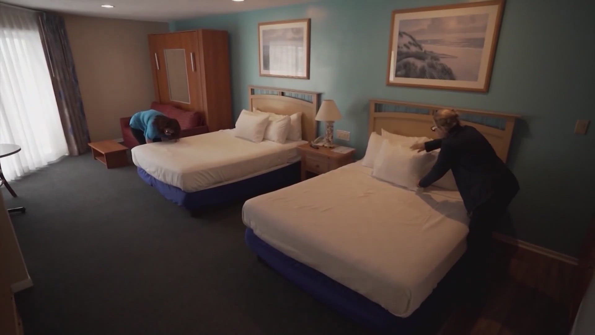 houston-hospitality-workers-push-for-23-minimum-wage-amid-tourism-boom