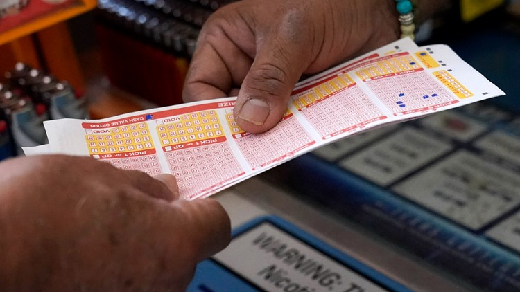 Mega Millions Drawing: 2 Texans win $1M, one ticket in Florida