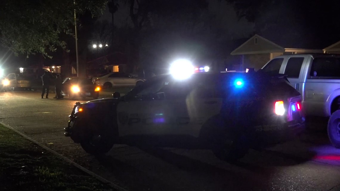 Houston, Texas crime: Family held at gunpoint outside home | khou.com