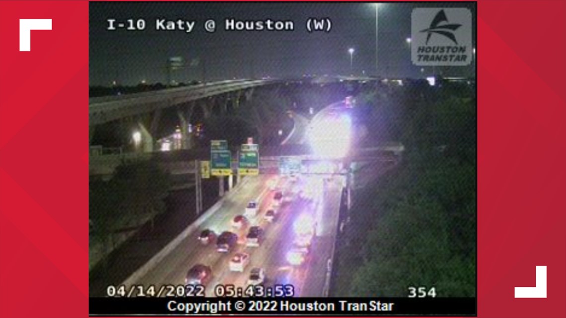 Lalu lintas di Katy Freeway di jembatan Houston Avenue