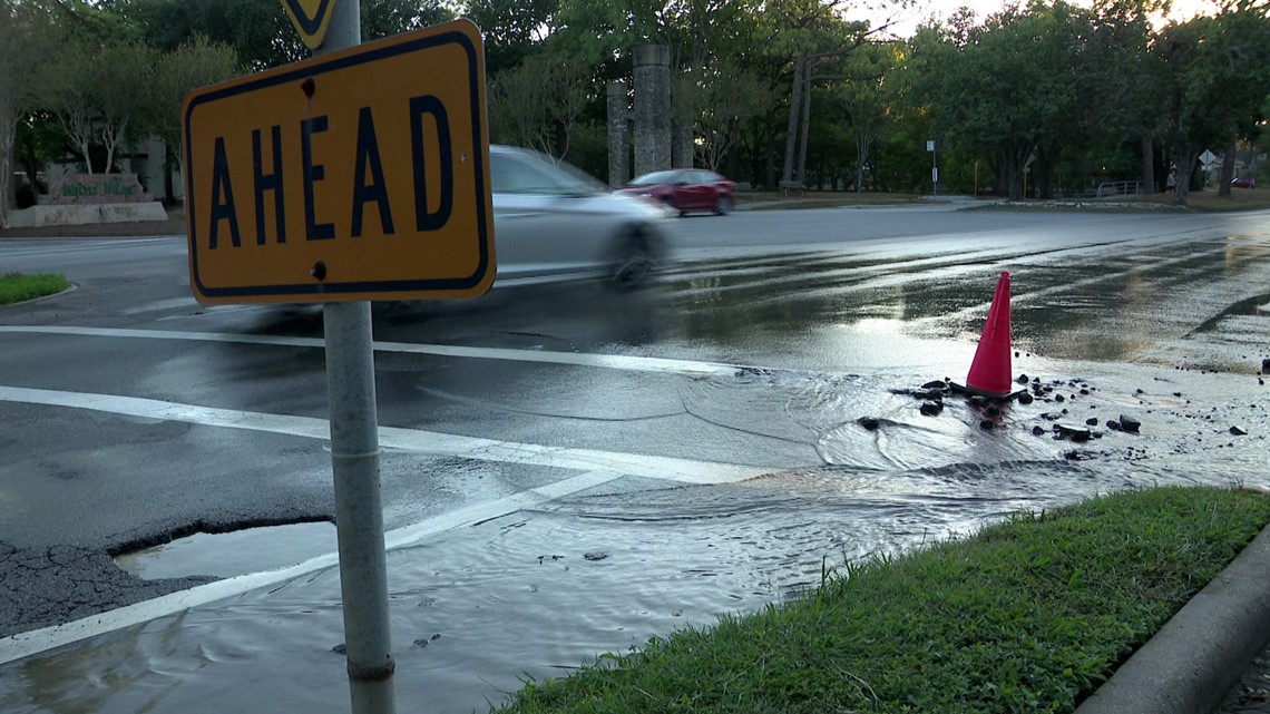 Water main leak in west Houston neighborhood hasn't stopped for weeks, leaving residents frustrated - Vimarsana News
