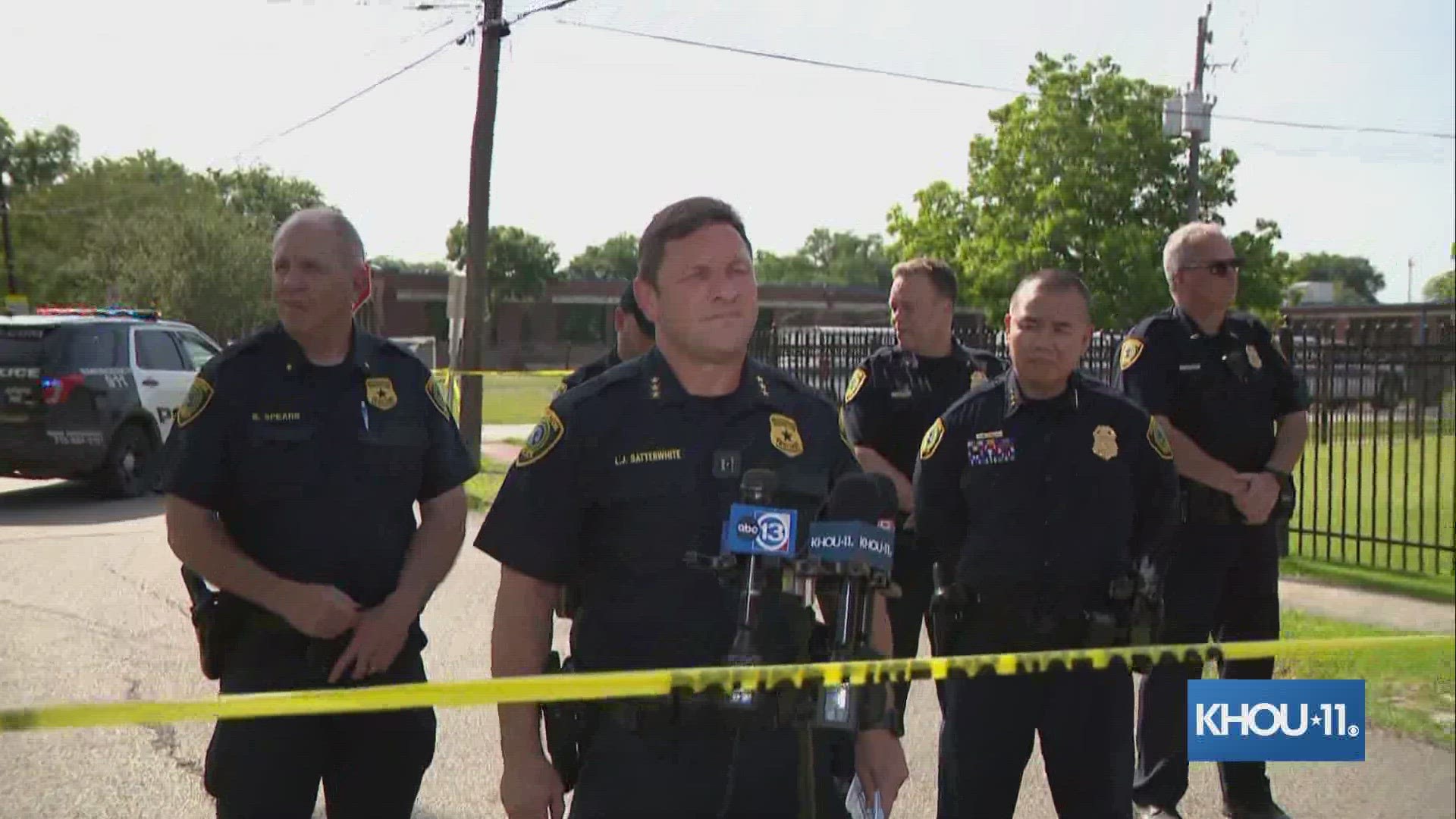 Update on deadly shooting involving HPD officer | khou.com