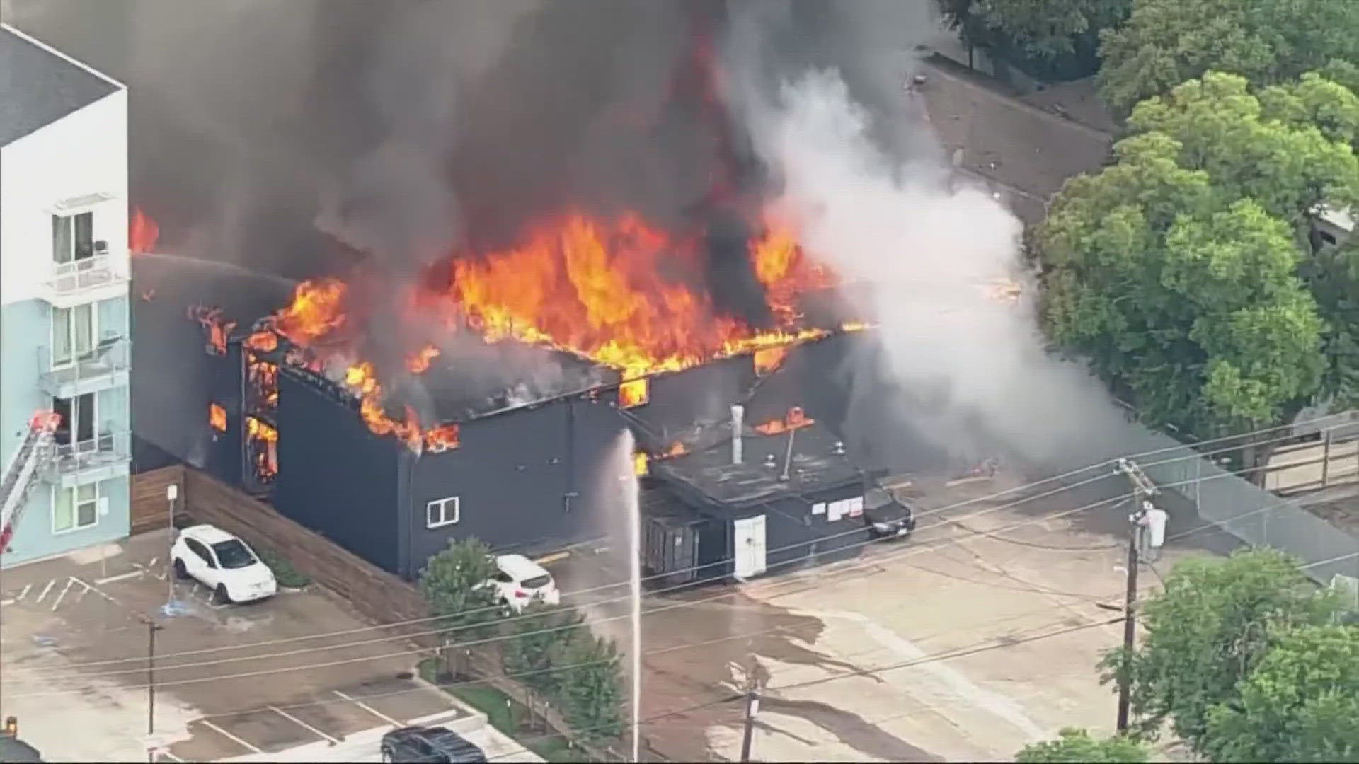 At least 3 dead, 5 hurt in massive apartment explosion in Dallas | khou.com