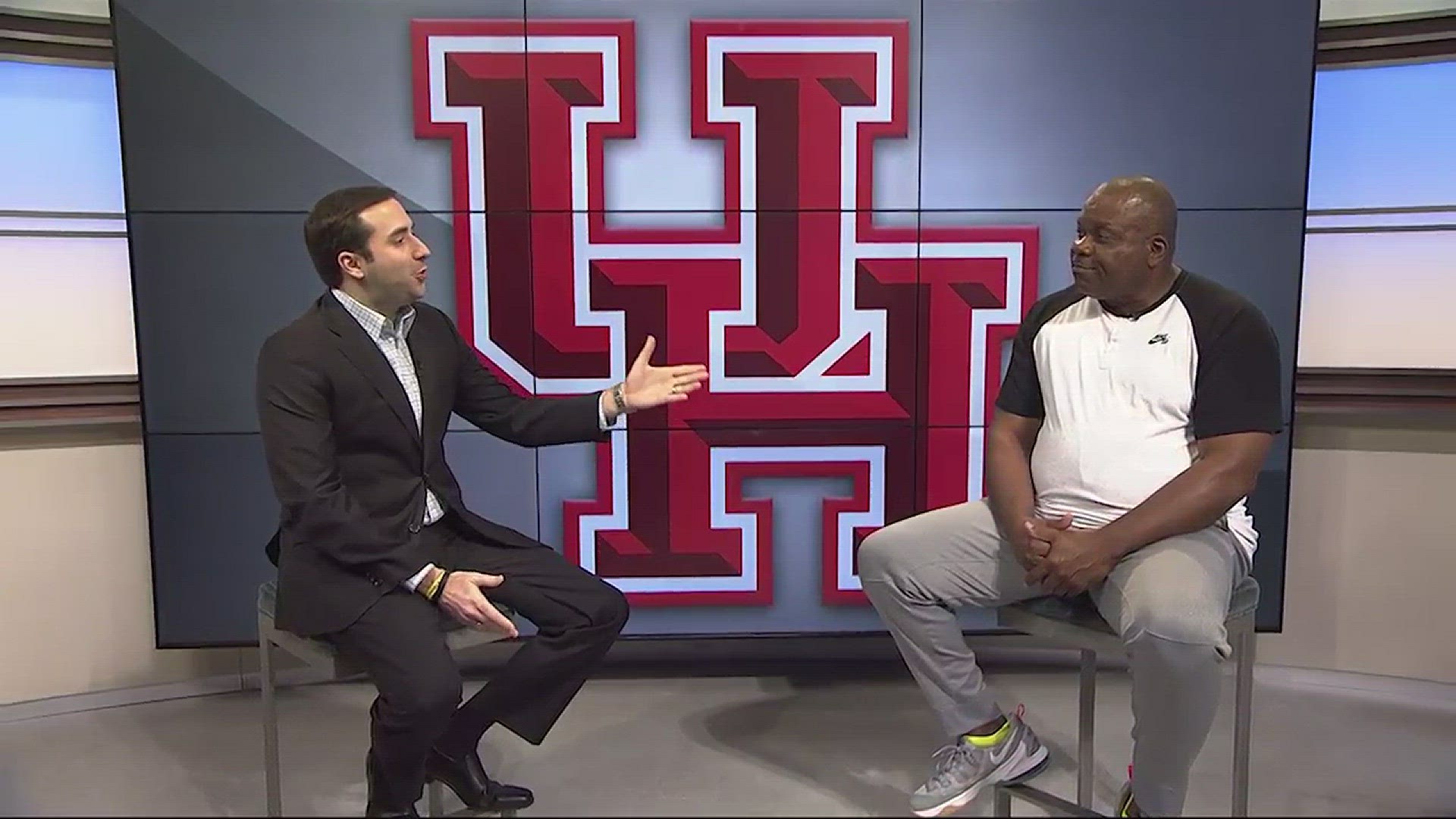 Houston Cougar fans said good-bye to Hofheinz Pavilion on Sunday and while they will miss it, the players are the ones that have the best memories of the historic building. Former UH star Michael Young sat down with KHOU 11 Sports reporter Daniel Gotera t