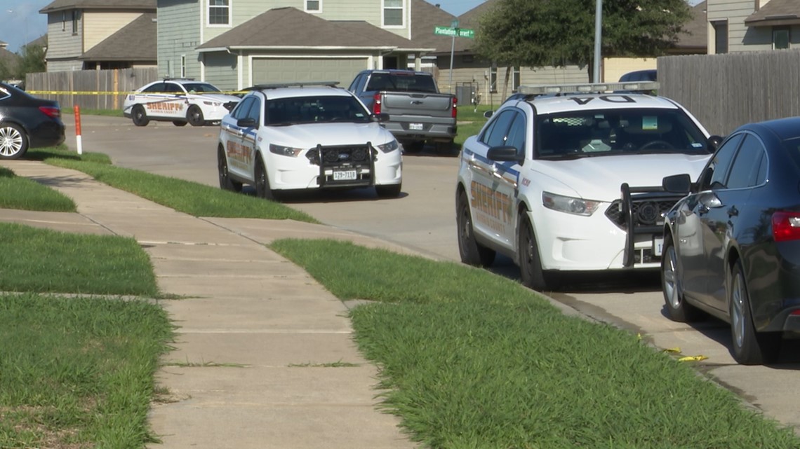 Houston, Texas crime: Man found dead outside home after shooting | khou.com