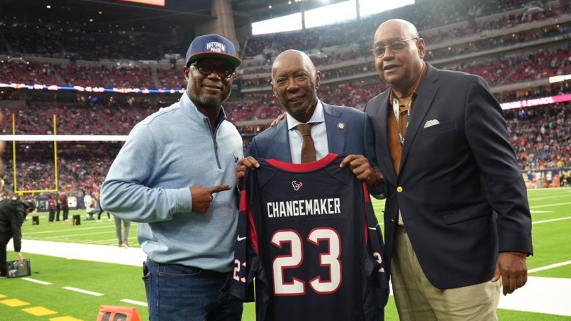 The Houston Texans nominated Mayor Turner for the "Inspire Change Changemaker Award." The award is given to individuals who "go above and beyond."