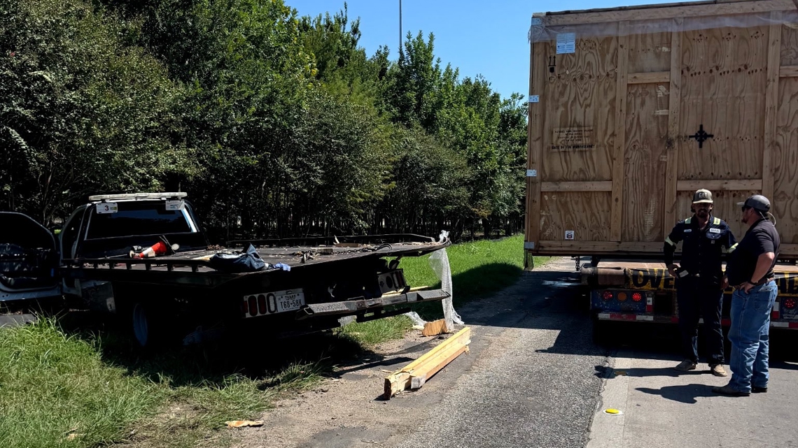 Tow truck driver seriously injured after getting hit on East Loop ...
