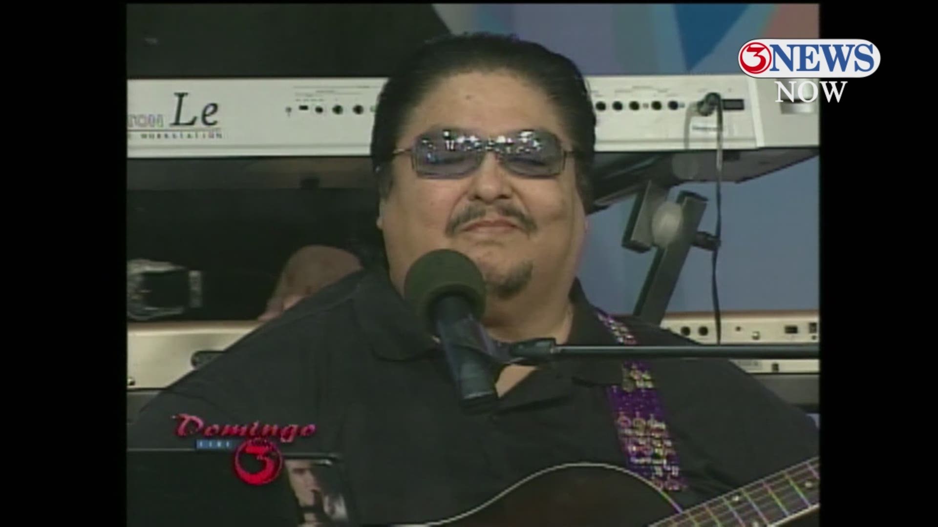 Jimmy Gonzalez y Grupo Mazz performed Corazon de Fiero and other songs on Domingo Live in 2005.