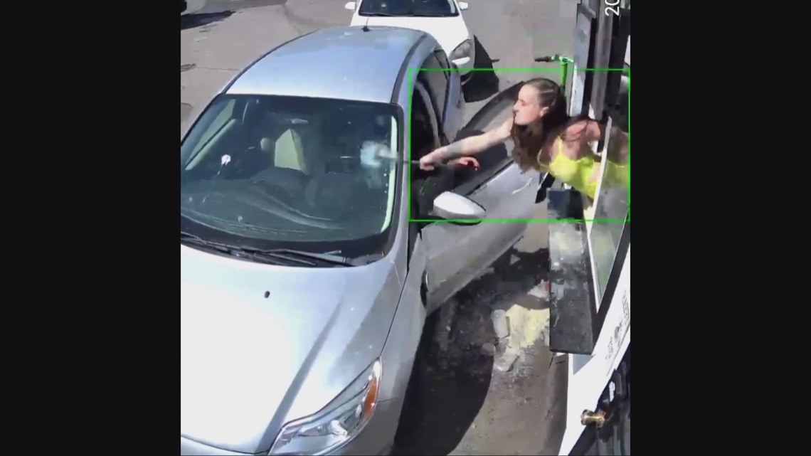 Seattle bikini barista shatters windshield with hammer after customer throws drinks at her