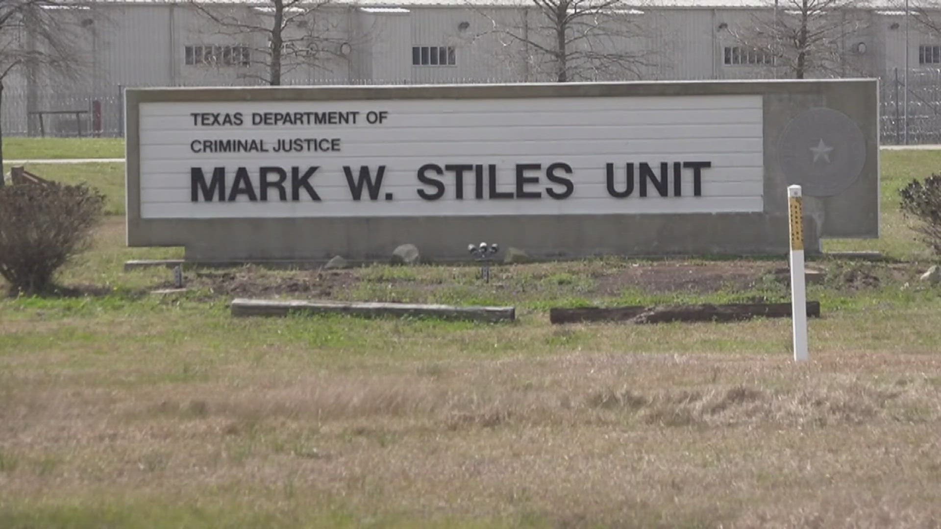 Entire Texas prison system locked down