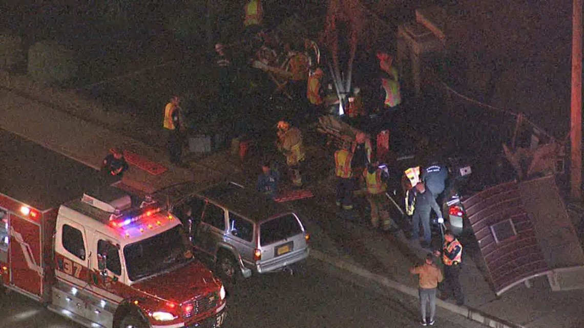 3 injured after car crashes into north Phoenix bus stop