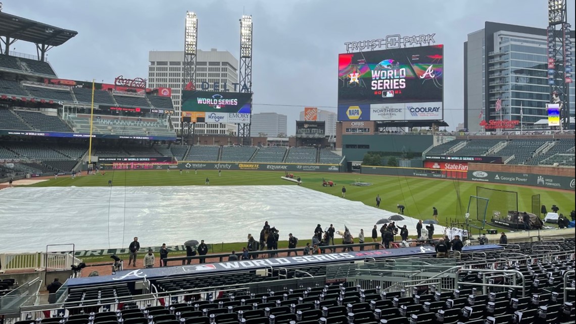 Game 4 World Series antara Houston Astros dan Atlanta Braves dalam cuaca dingin dan hujan