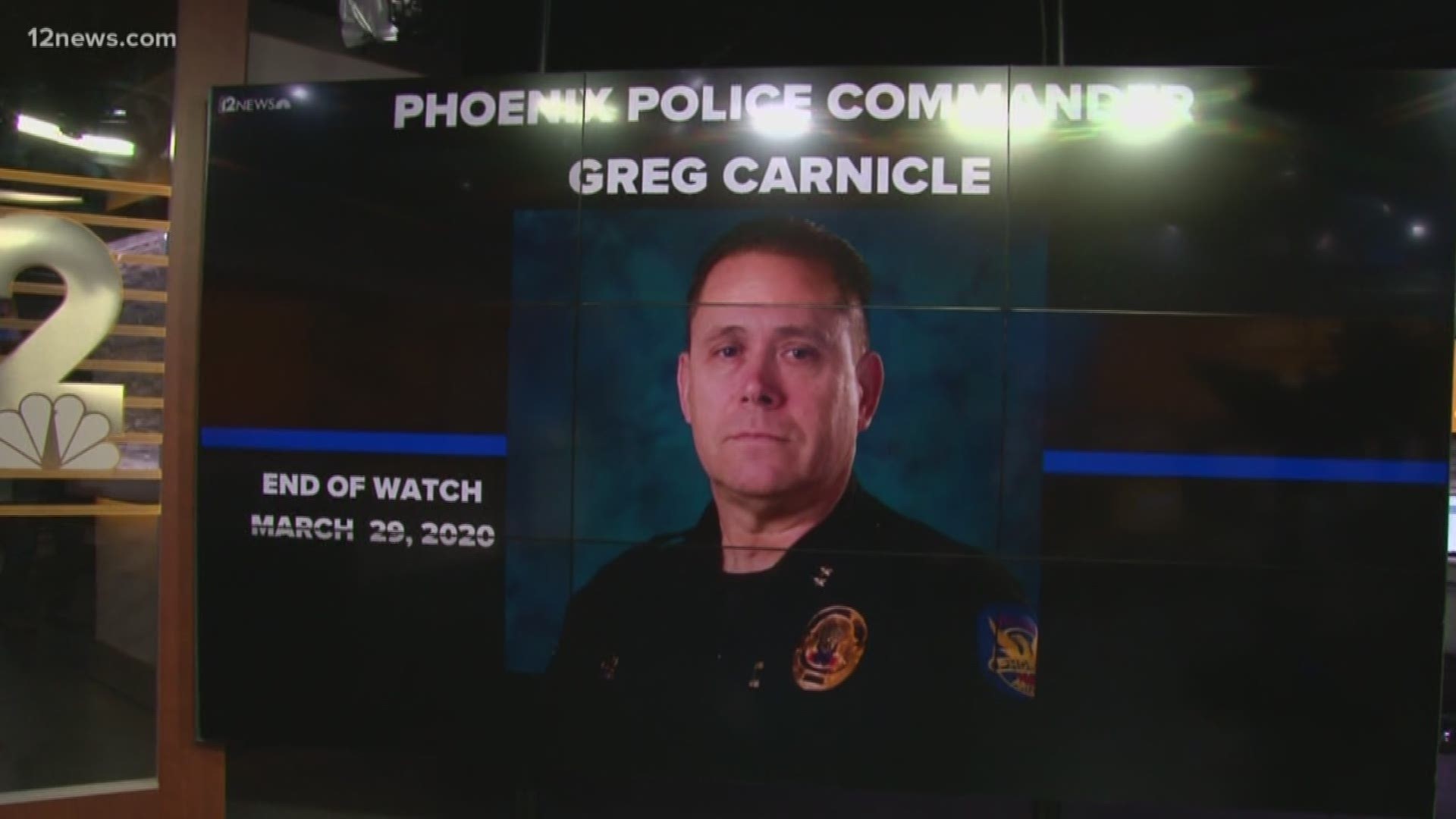 1 commander killed, 2 other officers injured in Phoenix shooting | khou.com