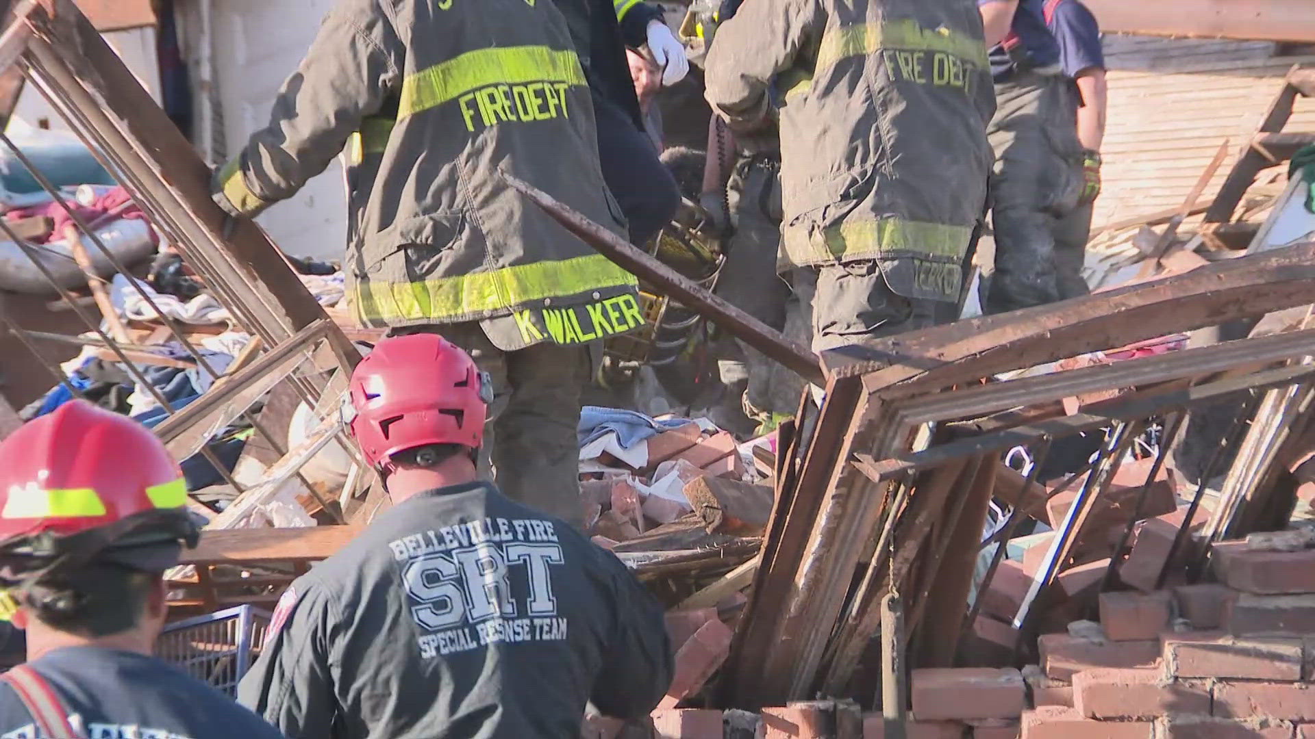 St. Louis tornado: At least 5 dead, widespread damage | khou.com