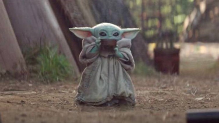 Baby Yoda Continues To Deliver The Memes In The Mandalorian Khou Com