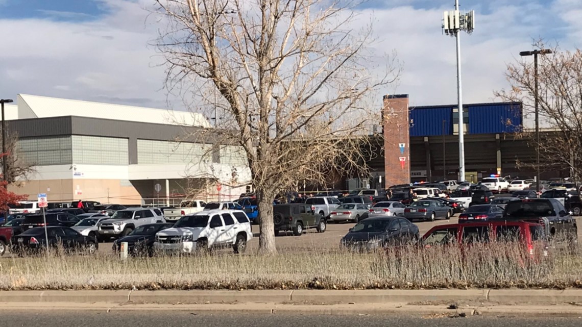 3 shot in Hinkley High School parking lot in Aurora - Vimarsana News
