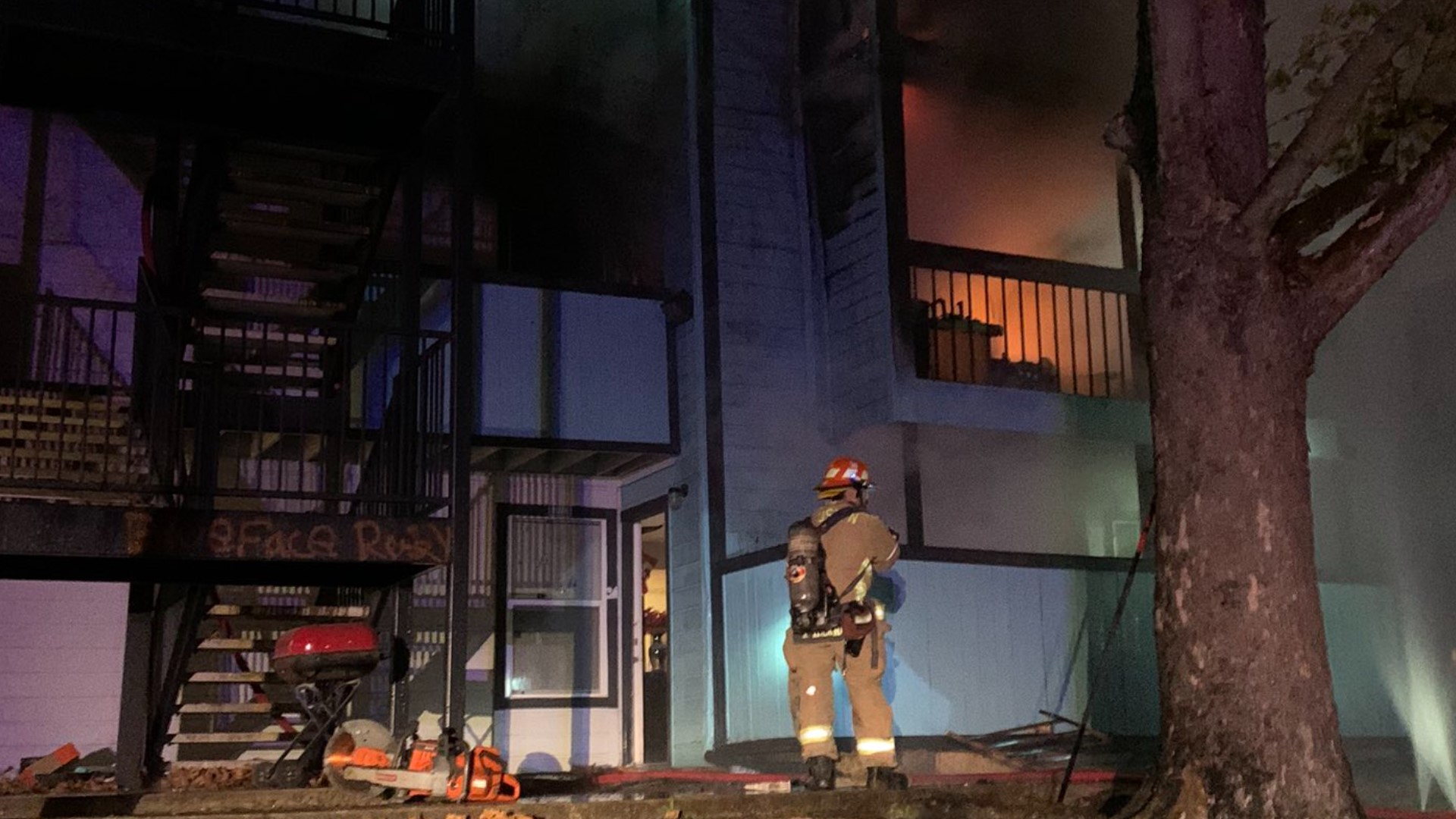 Austin firefighters respond to two fires in early hours of Christmas