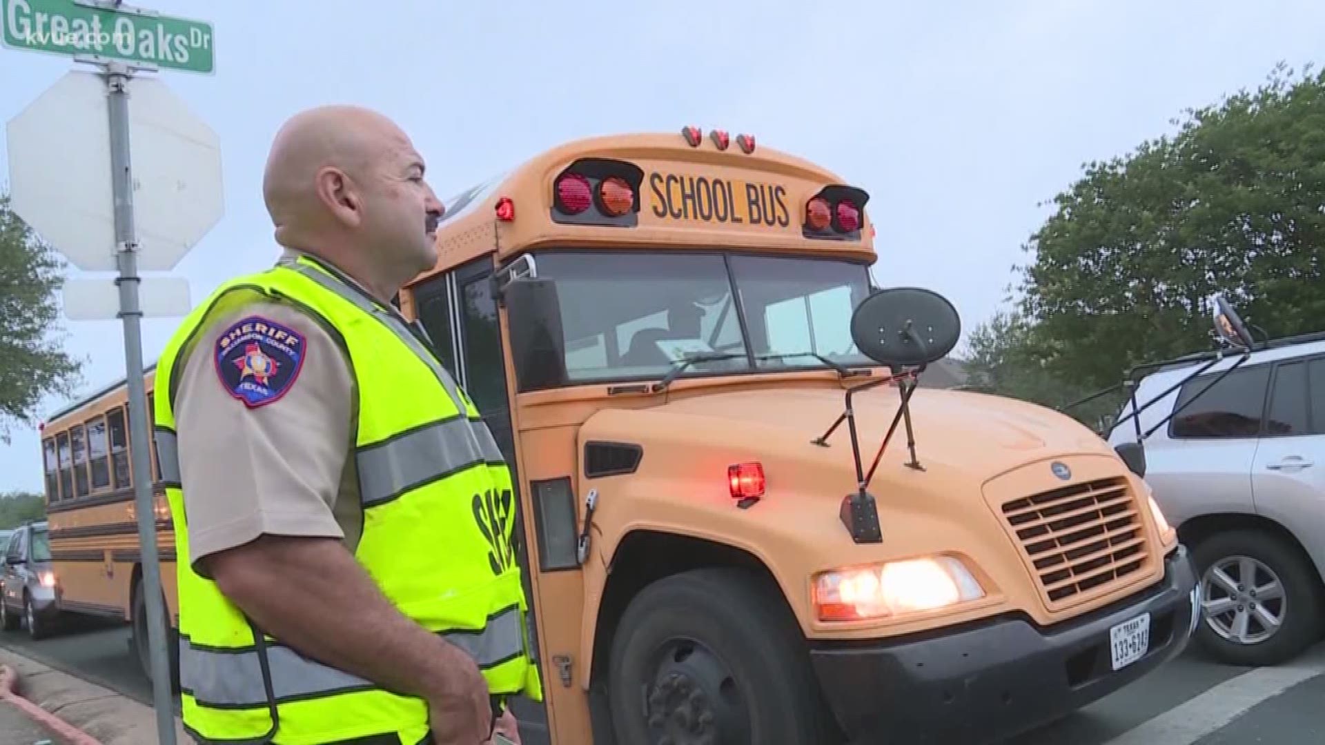 School bus passing rules in Texas