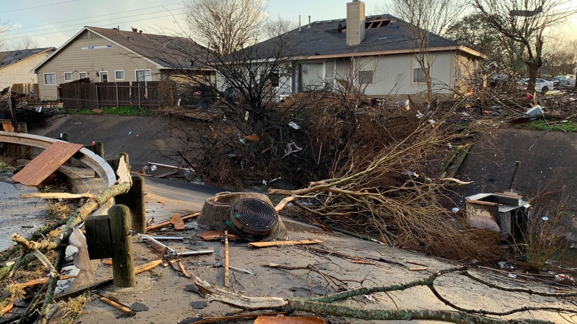 Texas cuaca buruk: Tornado, hujan es foto dan video