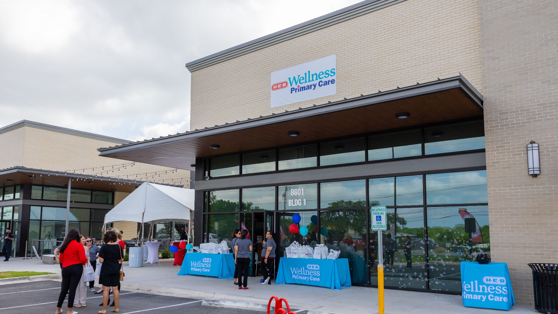 The Texas grocery chain also recently opened a clinic in Leander.