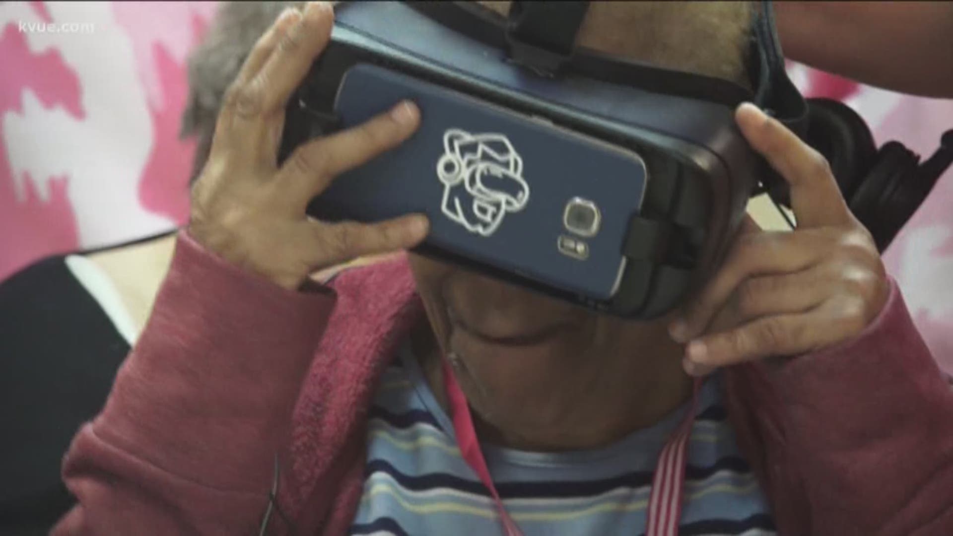 Virtual reality device sparks fading memories for Central Texas elderly ...