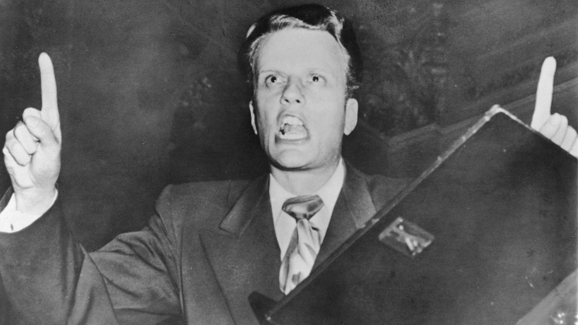 Was Billy Graham really friends with Queen Elizabeth, like depicted in