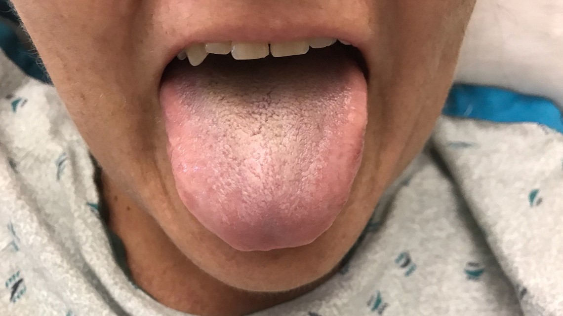 Tongue in pussy