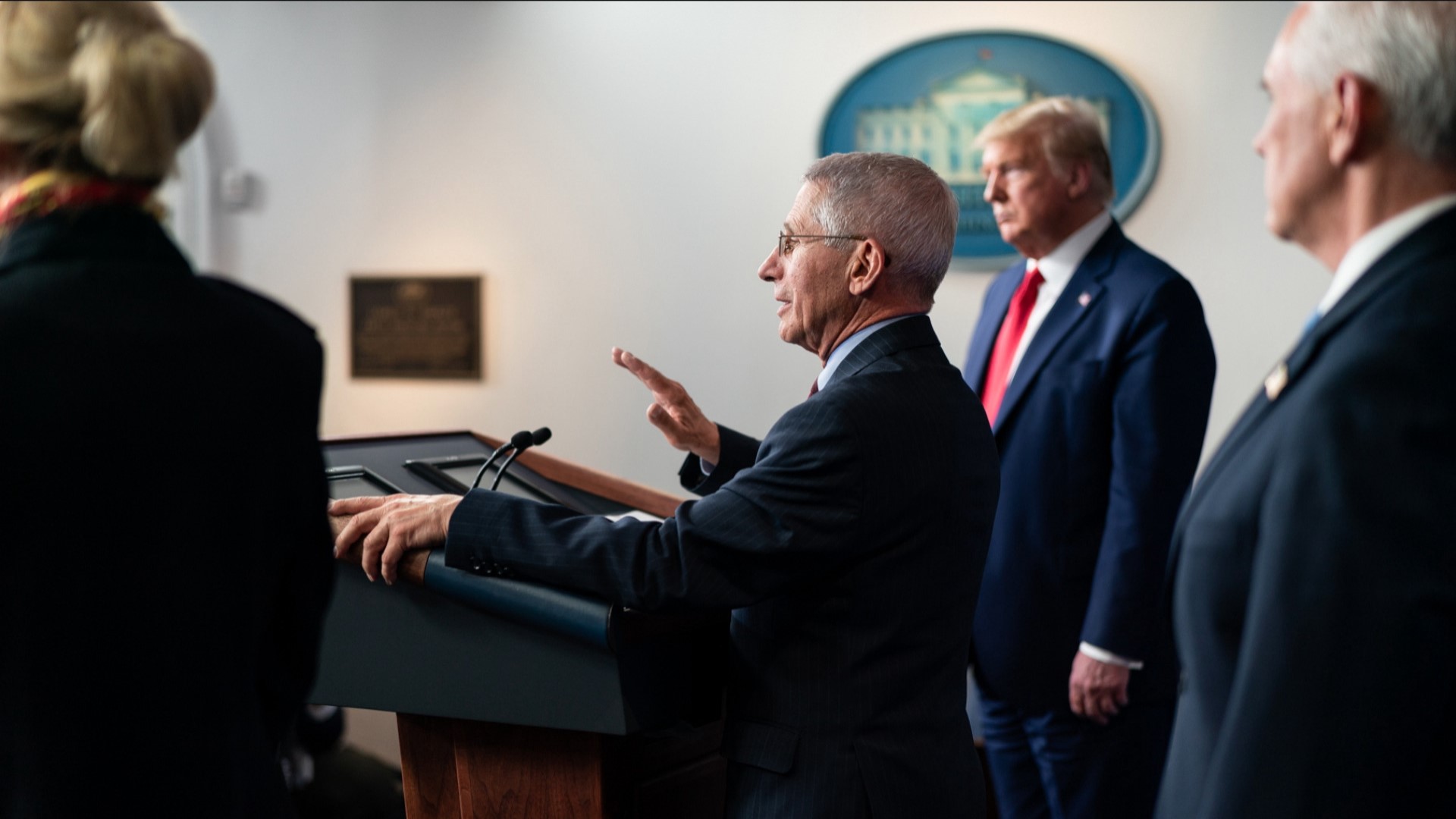 Dr. Anthony Fauci's response to the coronavirus is a whopping 27 percentage points higher with voters than their approval for President Trump's dealing with the pandemic. Veuer's Justin Kircher has the numbers.