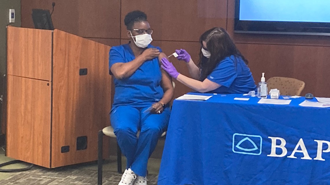 First Baptist DeSoto Hospital workers receive COVID-19 vaccine - Vimarsana News