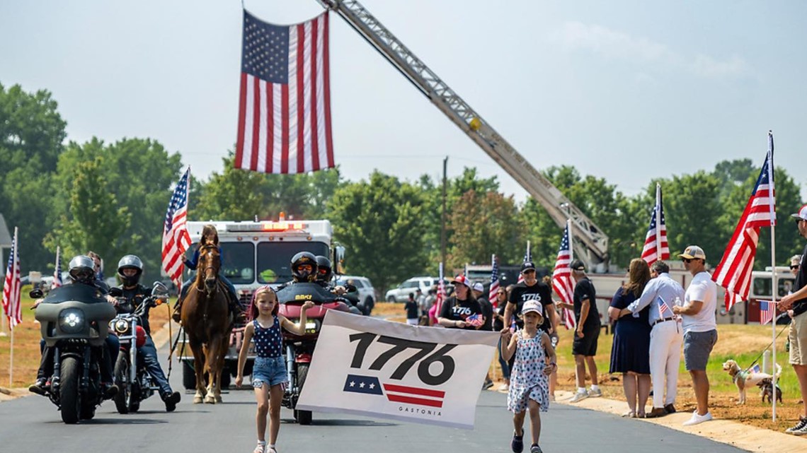North Carolina community will require American flags on all homes - Vimarsana News