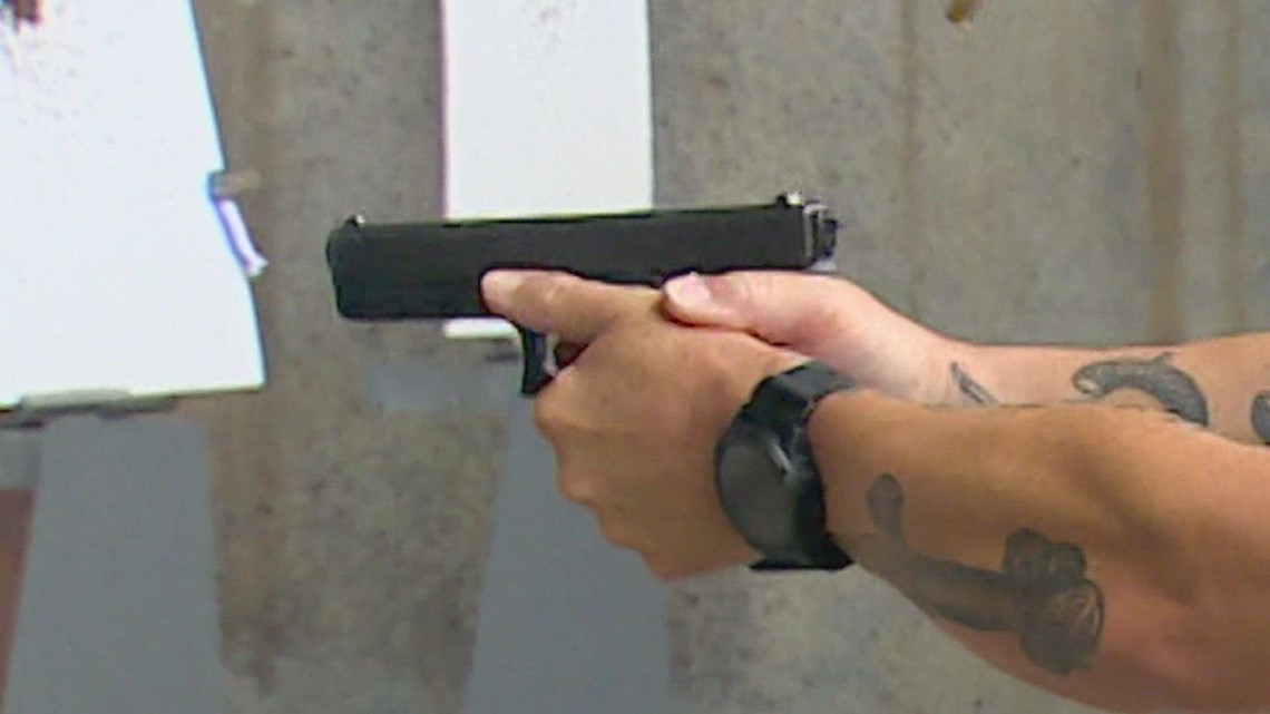 Pria Fort Worth dituduh membuat, mengirimkan konverter senapan mesin
