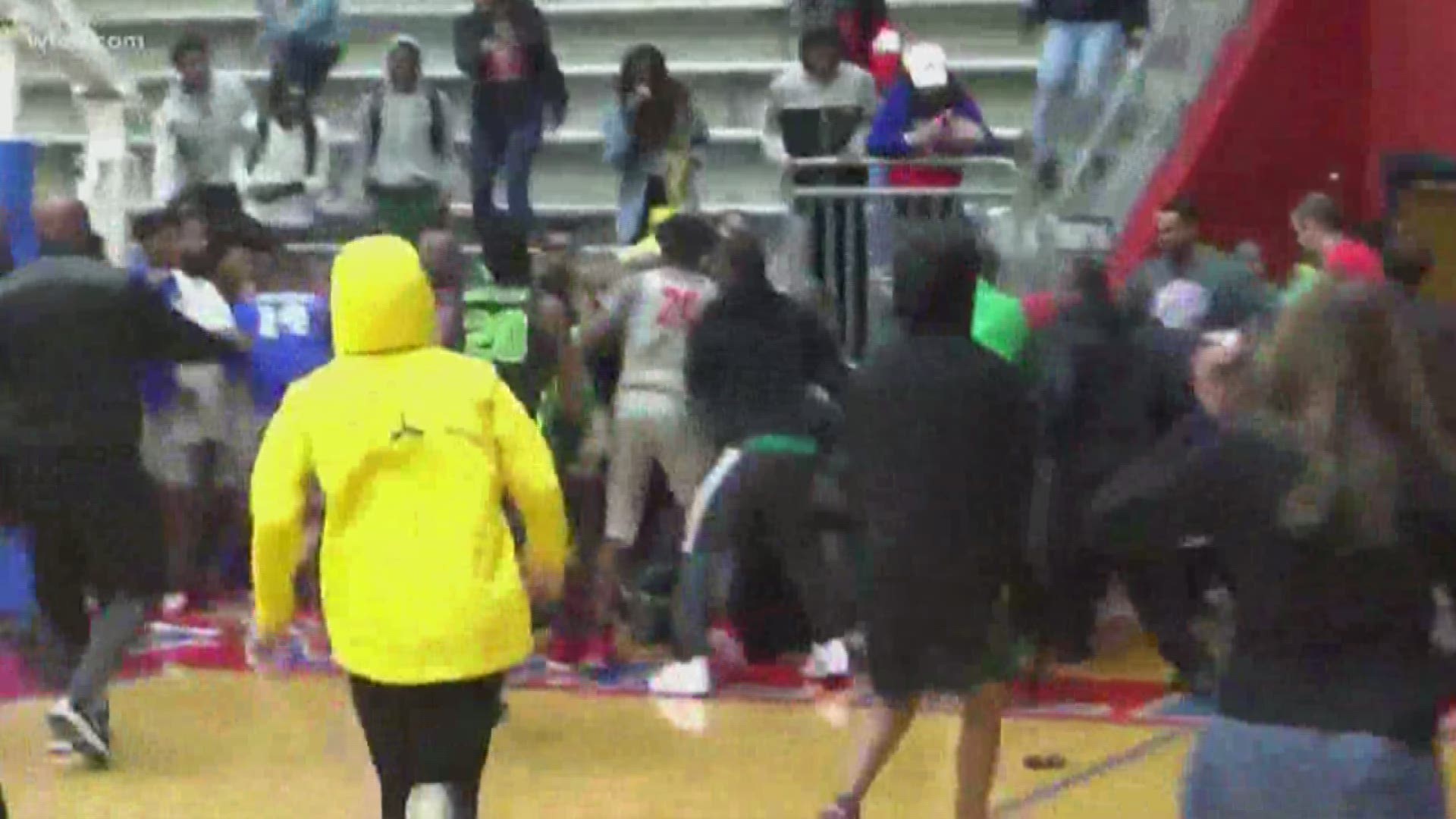 Fight breaks out at high school basketball game