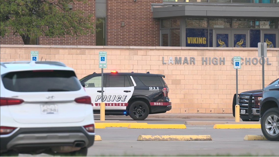 Polisi Arlington: Siswa tewas dalam penembakan di SMA Lamar