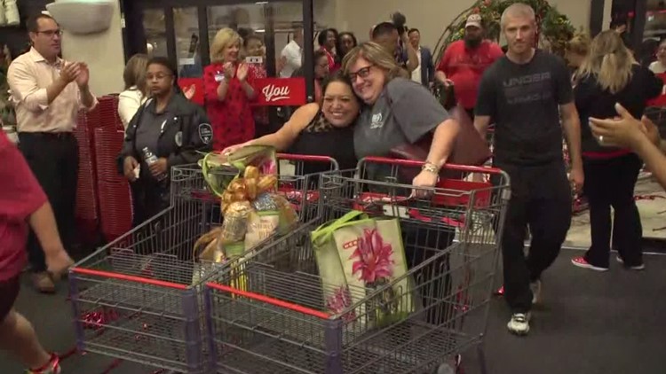 12-hour waits, confetti and a marching band: Inside H-E-B's fanfare opening in North Texas