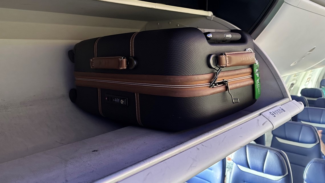 Southwest Airlines adds inseat power charging ports on 737