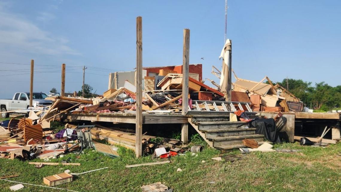 Tornado reported in Texas Saturday: Cook County deaths confirmed | khou.com