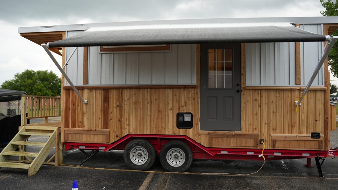 Joshua ISD students build tiny home up for auction | khou.com