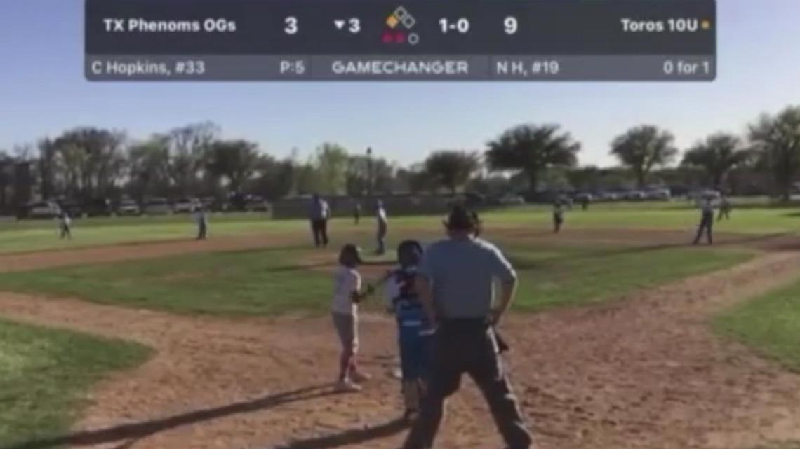 Texas youth baseball coach shoves umpire, video shows