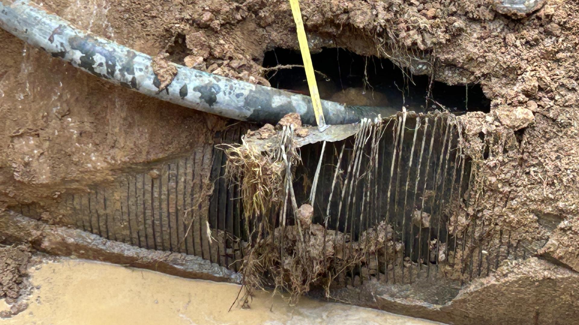 Fort Worth, Texas water main break floods street | khou.com