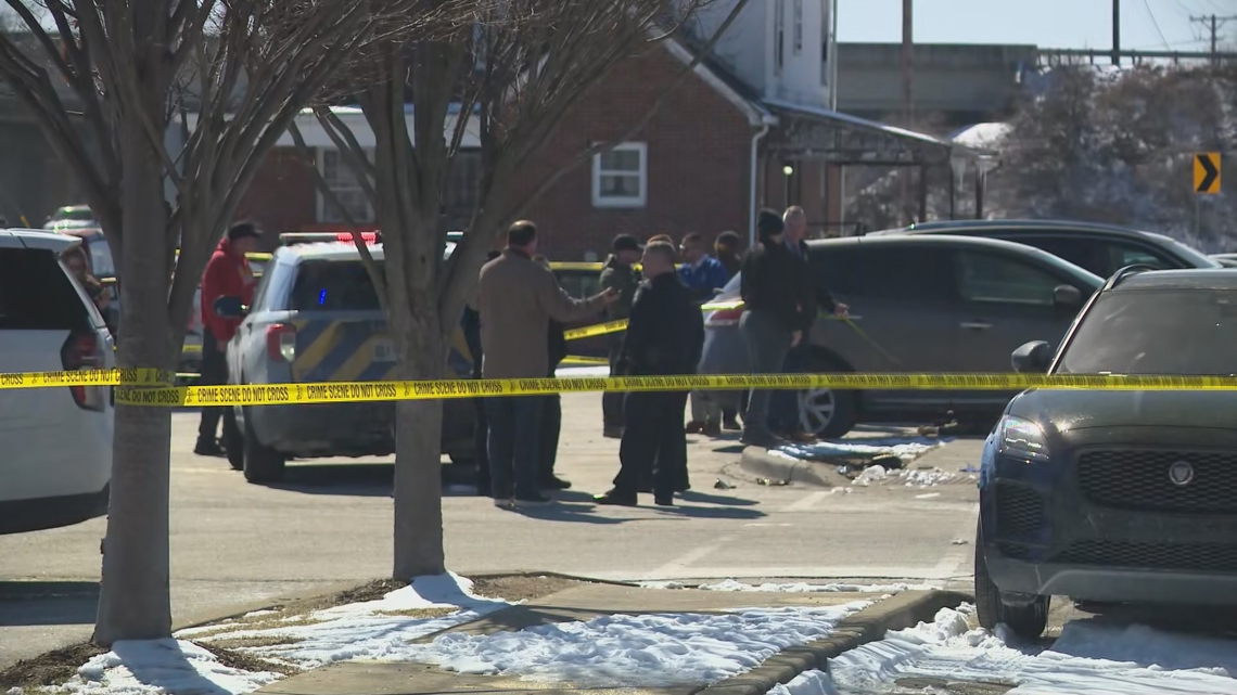 3 dead after shooting outside Louisville driver's license office | khou.com