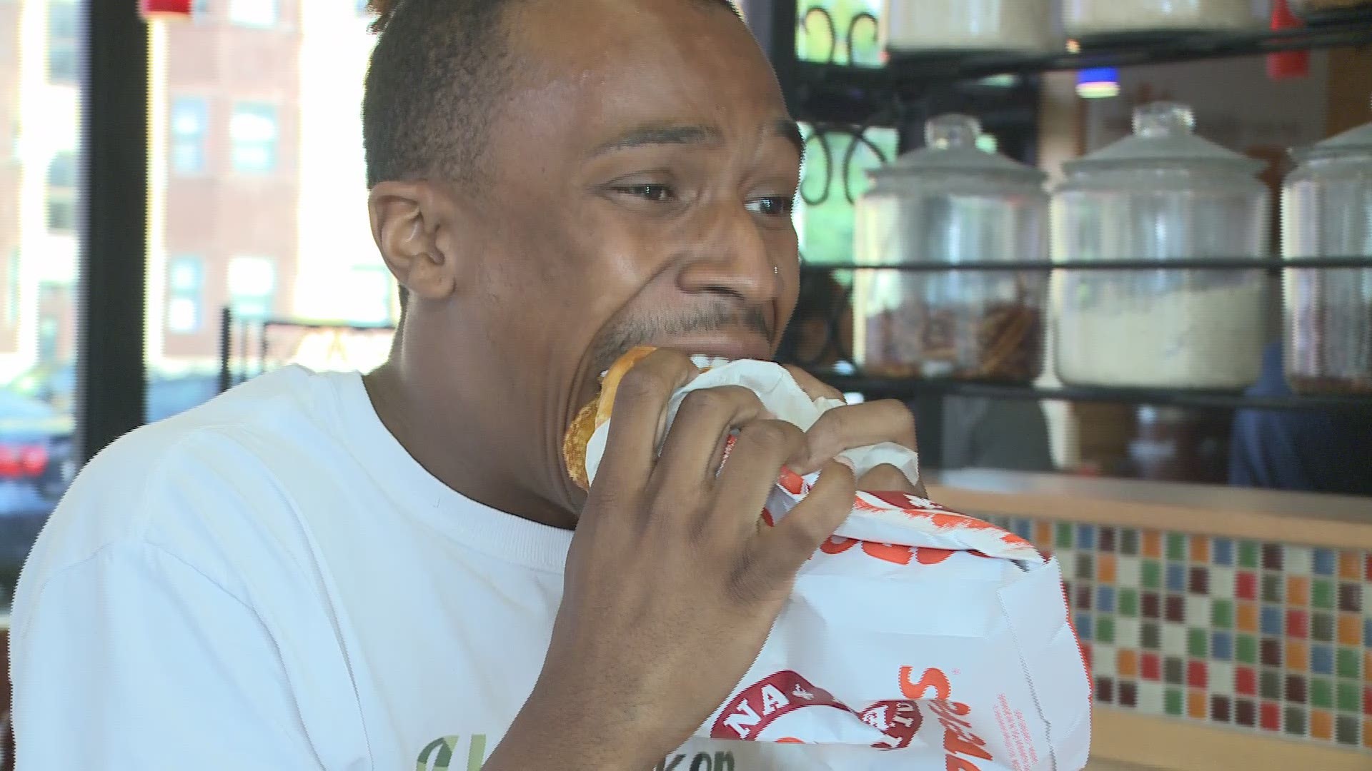 Channel 3's Ray Strickland visited the Popeyes restaurant in Cleveland to see how diners like the new chicken sandwich. This man is a fan!