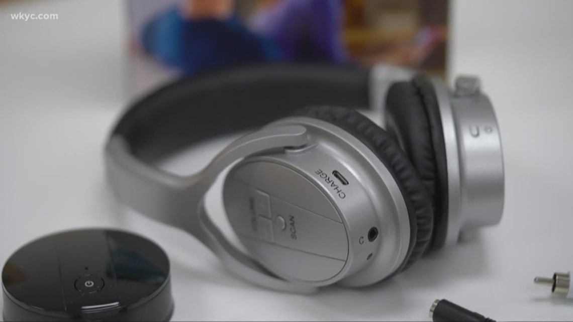 VERIFY Can you wear headphones while driving?