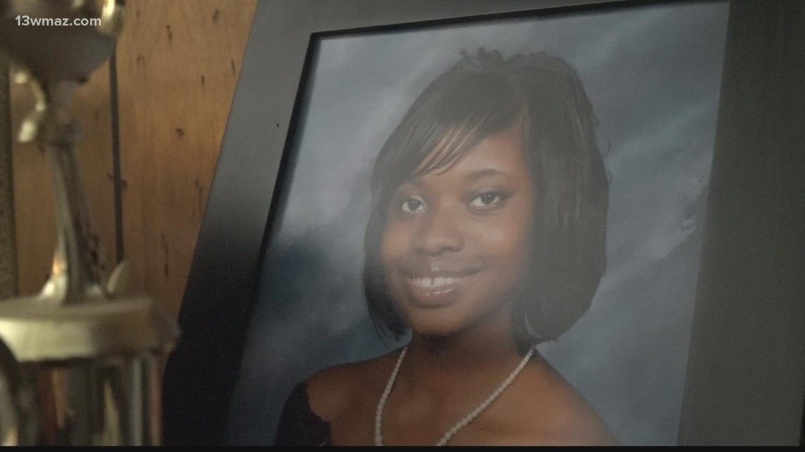 GBI investigating after woman dies after falling from deputy car - Vimarsana News