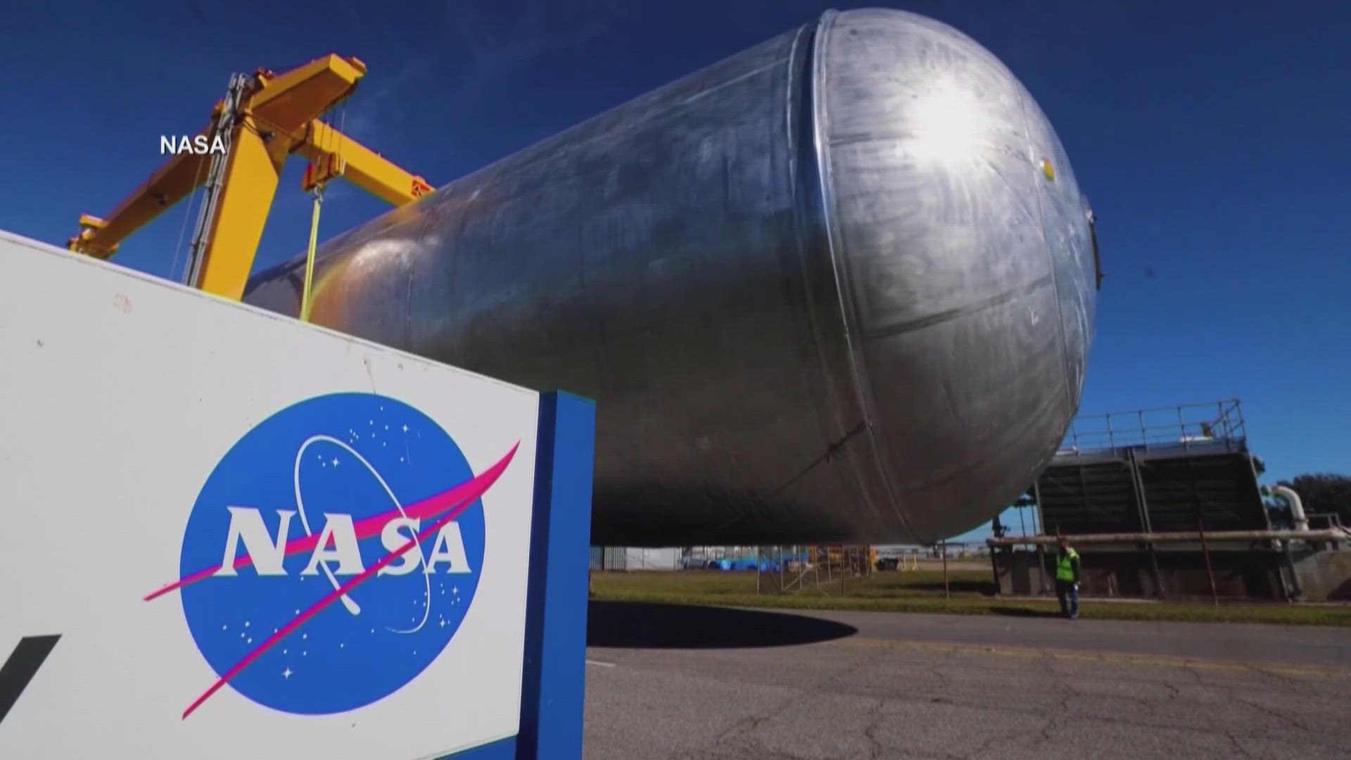 khou.com - Brandon Winn (WOI) - US manufacturer sets its sights on the moon, where it hopes to mine helium