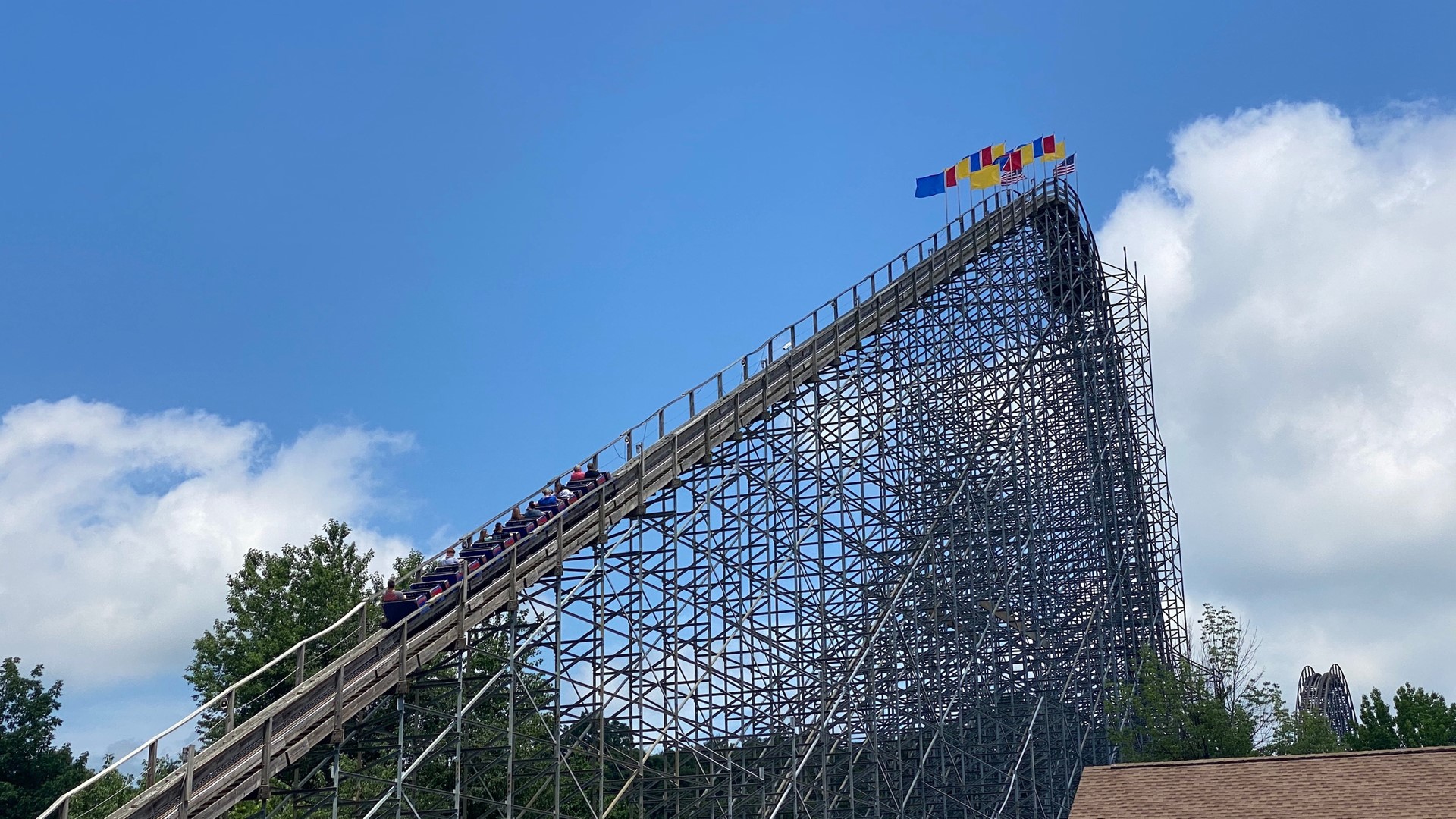 Woman found unresponsive on Holiday World roller coaster passes away