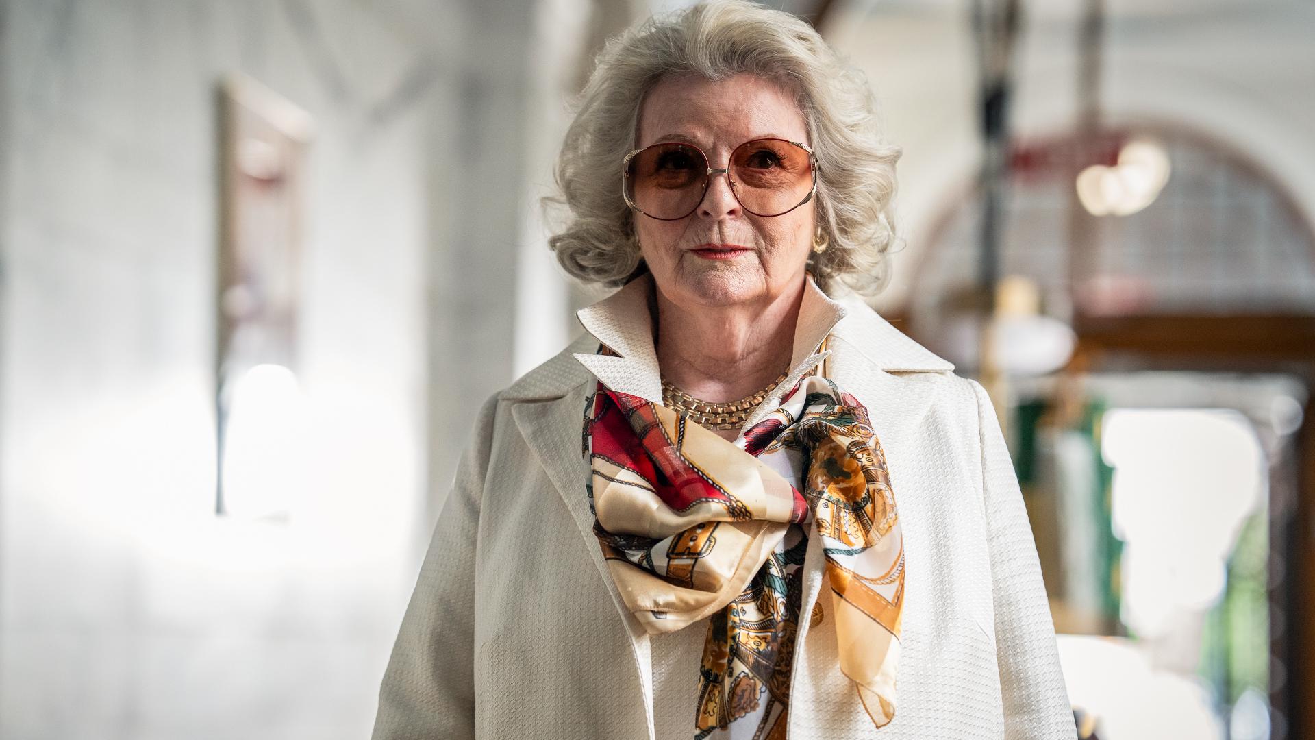Super Rich Example Dina Merrill, heiress and actress, dies at 93 | khou.com